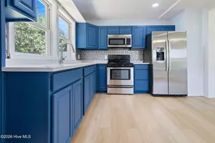 707 E Broad St, Elizabethtown, NC 28337 - Photo 9