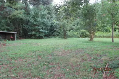 17 Dot Avenue, Lumberton, NC 28360 - Photo 9