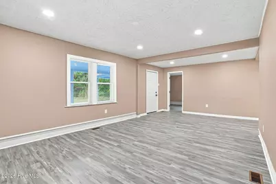 211 E Williamson Street, Mount Olive, NC 28365 - Photo 15