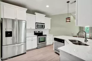 1175 Greensview Cir, Leland, NC 28451 - Photo 5