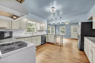 3906 Evergreen Dr, Wilmington, NC 28403 - Photo 5