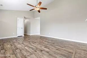 305 Foxridge Ln, Hubert, NC 28539 - Photo 11