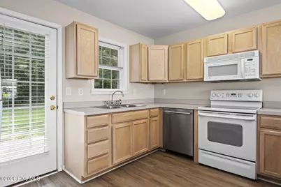 4513 Country Club Road #E105, Morehead City, NC 28557 - Photo 13