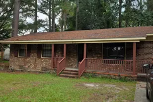 612 Calhoun St, Clinton, NC 28328 - Photo 3