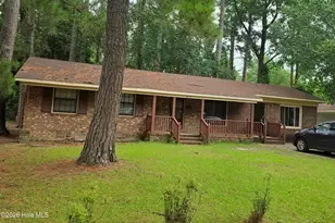 612 Calhoun St, Clinton, NC 28328 - Photo 1