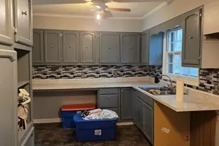 612 Calhoun St, Clinton, NC 28328 - Photo 13