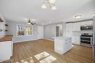 1329 Avon Court, Wilmington, NC 28405 - Photo 5