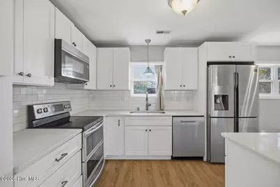 1329 Avon Court, Wilmington, NC 28405 - Photo 3