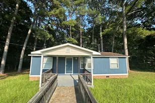 2609 McLeod Dr, Maxton, NC 28364 - Photo 1