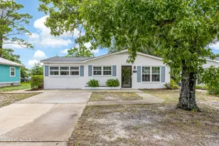 139 NE 18th St, Oak Island, NC 28465 - Photo 1