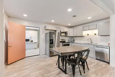 139 NE 18th Street, Oak Island, NC 28465 - Photo 5
