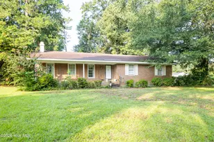507 Parker Dr, Clinton, NC 28328 - Photo 1