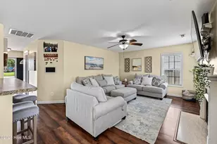 102 Pinyon Ct, Jacksonville, NC 28546 - Photo 9
