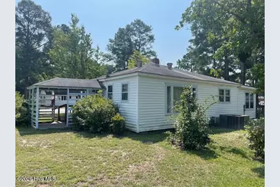 215 N 4th Street, Saint Pauls, NC 28384 - Photo 3