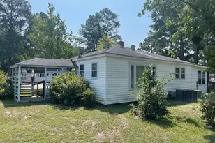215 N 4th St, Saint Pauls, NC 28384 - Photo 3
