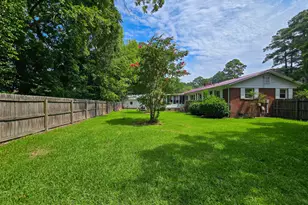 1305 Crescent Dr, Elizabeth City, NC 27909 - Photo 3