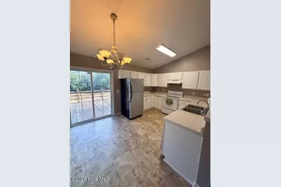 200 Commons Court, New Bern, NC 28560 - Photo 3