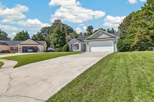 103 Butternut Cir, Jacksonville, NC 28546 - Photo 3