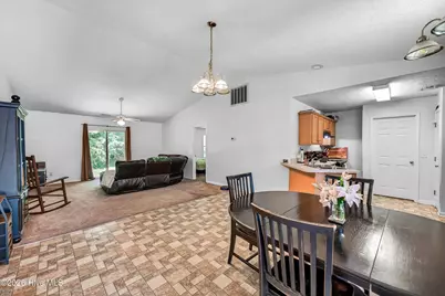 103 Butternut Circle, Jacksonville, NC 28546 - Photo 5