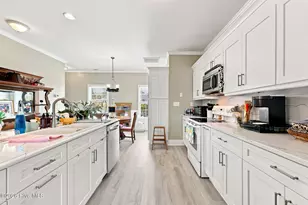 1800 Bay St, Morehead City, NC 28557 - Photo 25