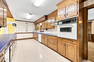111 Robin Rd, Greenville, NC 27858 - Photo 21
