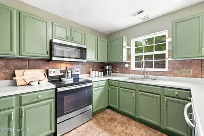 210 Druid Court, Jacksonville, NC 28546 - Photo 9