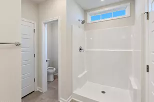 39 E Emily Gardens Dr, Selma, NC 27576 - Photo 11