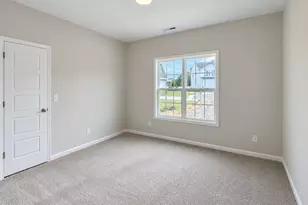 39 E Emily Gardens Dr, Selma, NC 27576 - Photo 13