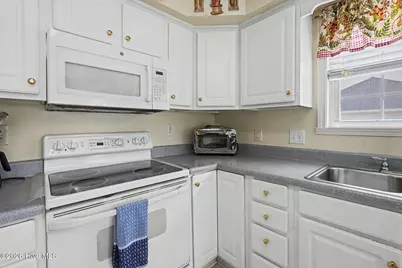 1718 Pharview Drive SW, Ocean Isle Beach, NC 28469 - Photo 13