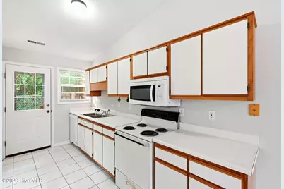 711 Varsity Drive, Wilmington, NC 28403 - Photo 9