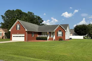 208 Pinewood Dr, New Bern, NC 28562 - Photo 1