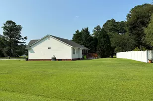 208 Pinewood Dr, New Bern, NC 28562 - Photo 7