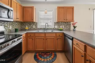 112 Chandler Dr, Greenville, NC 27834 - Photo 9