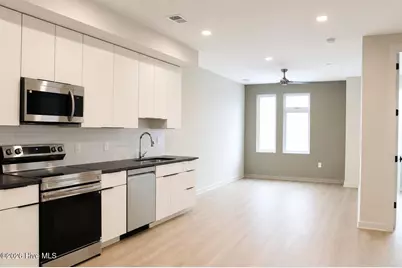 1108 Castle Street #307, Wilmington, NC 28401 - Photo 3