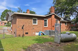 100 N Parks Dr, Pikeville, NC 27863 - Photo 5