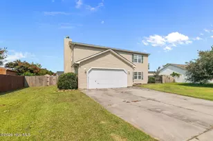 303 Mann St, Hubert, NC 28539 - Photo 3