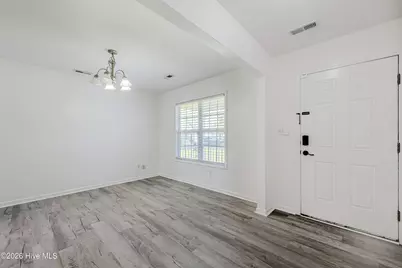 106 Chinkapin Court, Jacksonville, NC 28546 - Photo 7