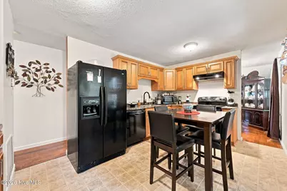 403 Hickory Court, Jacksonville, NC 28540 - Photo 9