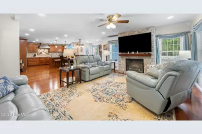 1988 W Lake Shore Drive, Wilmington, NC 28401 - Photo 5