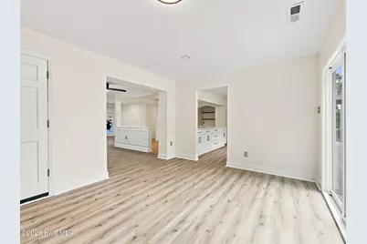 639 W Shore Drive, Swansboro, NC 28584 - Photo 17