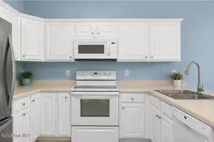 221 Palomino Ln, Swansboro, NC 28584 - Photo 13