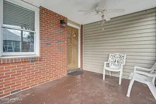 819 Barn St, Jacksonville, NC 28540 - Photo 5