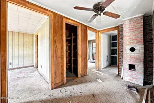 627 Miriam St, Kinston, NC 28504 - Photo 11
