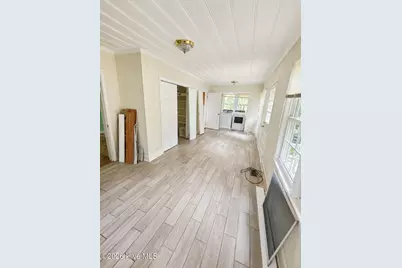 9 E Bayshore Boulevard, Jacksonville, NC 28540 - Photo 5