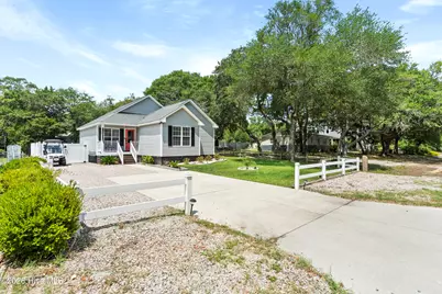 157 NE 3rd Street, Oak Island, NC 28465 - Photo 3
