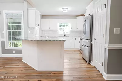 307 Croatan Woods Drive, New Bern, NC 28562 - Photo 7