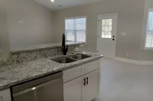 525 Vineland Dr, Whiteville, NC 28472 - Photo 9