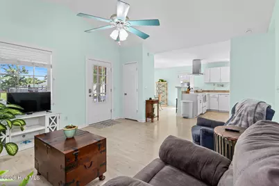 609 Spartanburg Avenue, Carolina Beach, NC 28428 - Photo 7