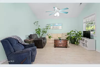 609 Spartanburg Avenue, Carolina Beach, NC 28428 - Photo 5