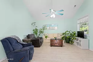 609 Spartanburg Ave, Carolina Beach, NC 28428 - Photo 5